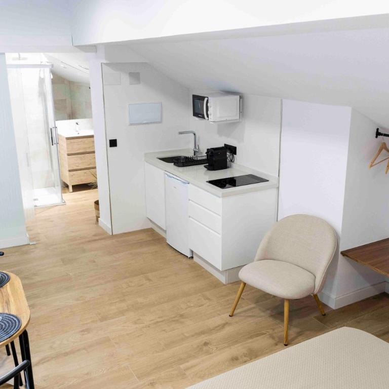 MiRa San Basilio - Estudio con terraza - 3