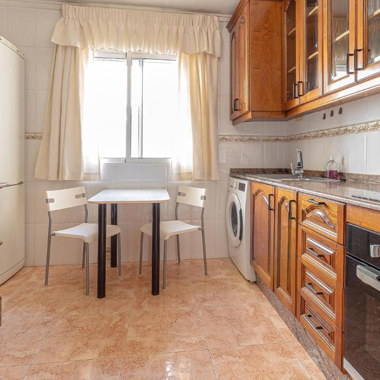 Nice Apartment In Torrevieja With Wifi - Appartamento con 2 Camere da Letto - 3