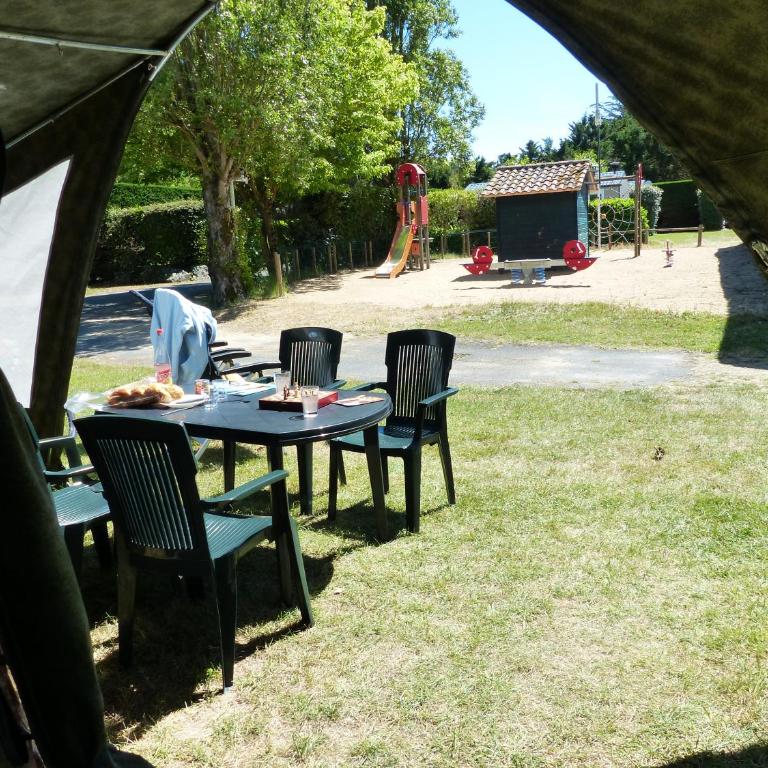 Camping 4 étoiles Les Amiaux - Tente bungalow équipée 23m2 - Piscines - 900m plage - Sezonia - Tent - 5