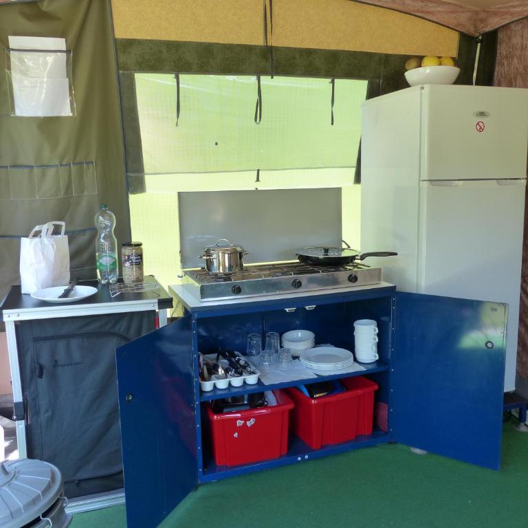 Camping 4 étoiles Les Amiaux - Tente bungalow équipée 23m2 - Piscines - 900m plage - Sezonia - Tent - 9