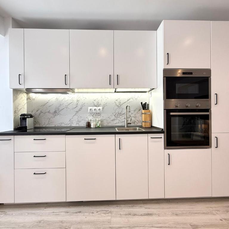RYC Central Beach Apartment - Appartement avec Balcon - 8