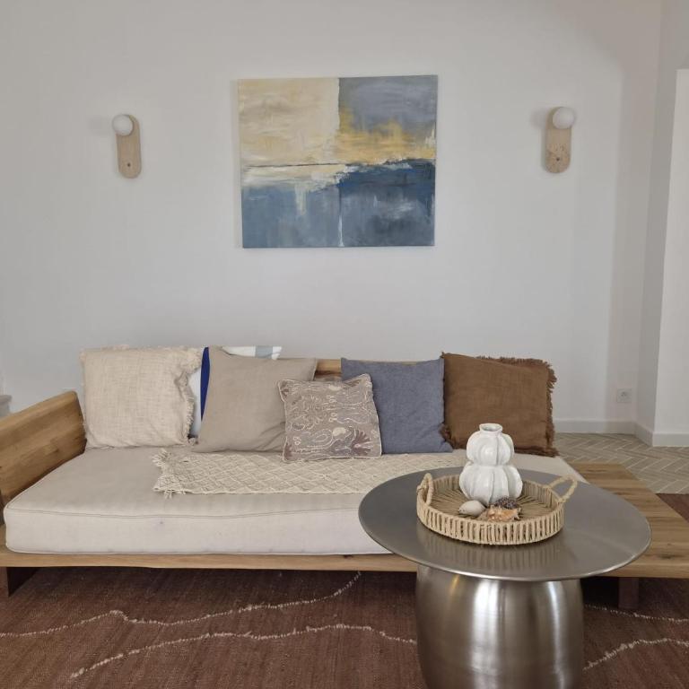 Spacious Family Villa with Private Pool - Villa - 10
