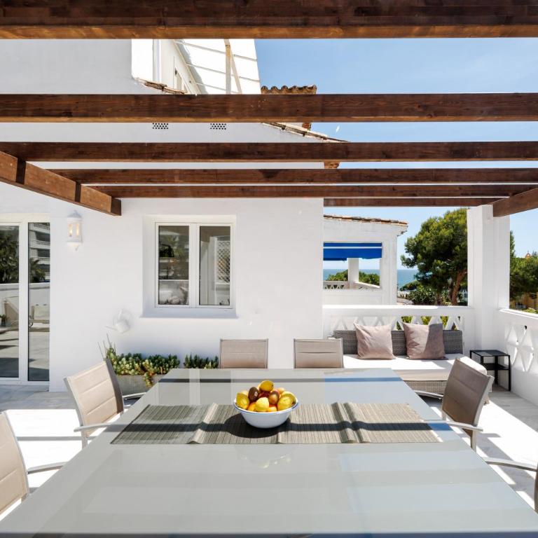 MARBELLA BANUS SUITES - Banús - Playas del Duque - Luxury 3BR - 3BA Penthouse - Huge Outdoor Terrace - Lounge & Outdoor Dining - Partial Sea Views - 35,000 m2 Tropical Gardens - S Pools - Ideal for Families - Appartamento Deluxe con 3 Camere da Letto - 30