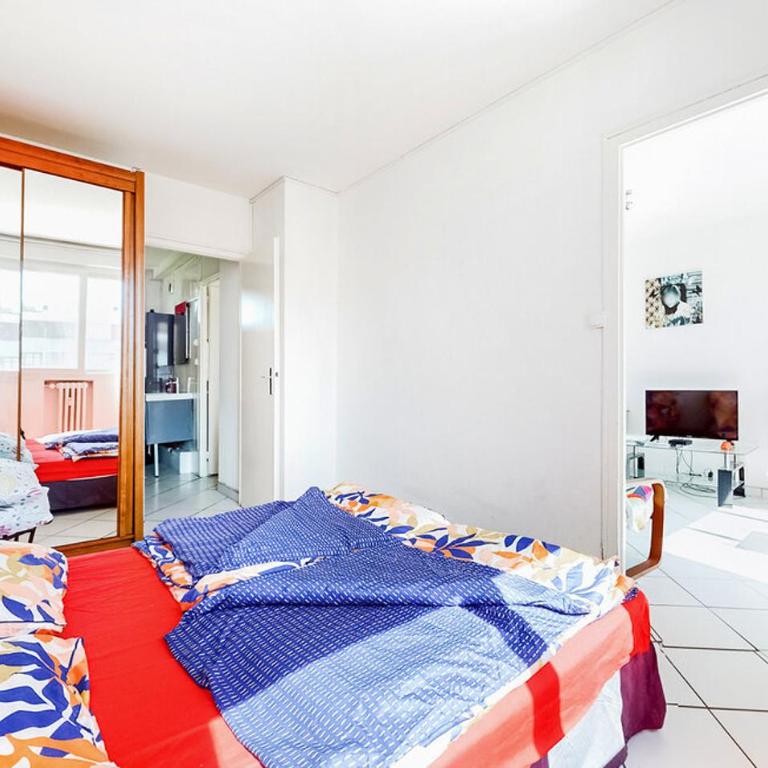 LIMOGES, parqing privais, idéal pour les déplac profess ! - Two-Bedroom Apartment with Garden View - 3