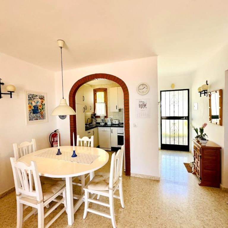Stunning View Home with Garden & Pool in San Juan de Capistrano - Two-Bedroom Apartment - 29