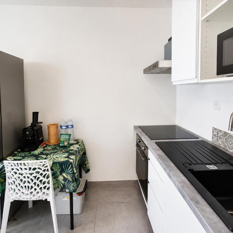 Appartement spacieux à 2 pas de la mer à Nice - Appartement 3 Chambres - 11