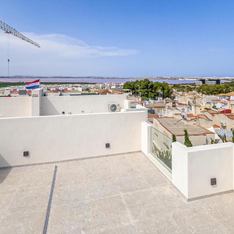 Beautiful Apartment In Torrevieja With Wifi - Apartamento de 3 dormitorios - 3