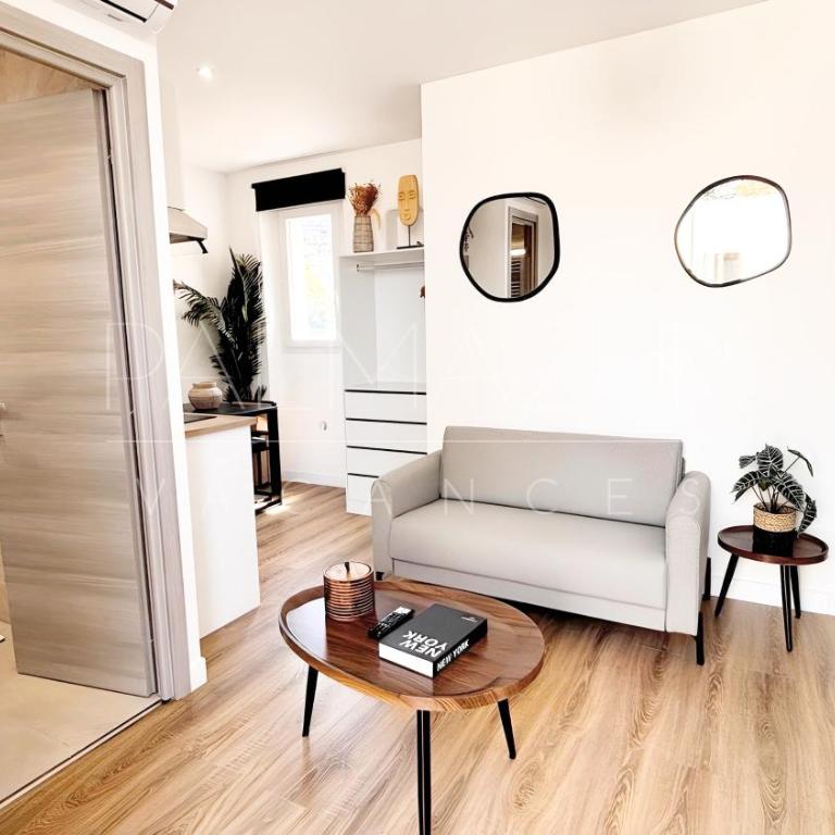 Proche gare, 5 min Plage du Midi, Studio, Terrasse - Palmazur Vacances - Studio avec Balcon - 7