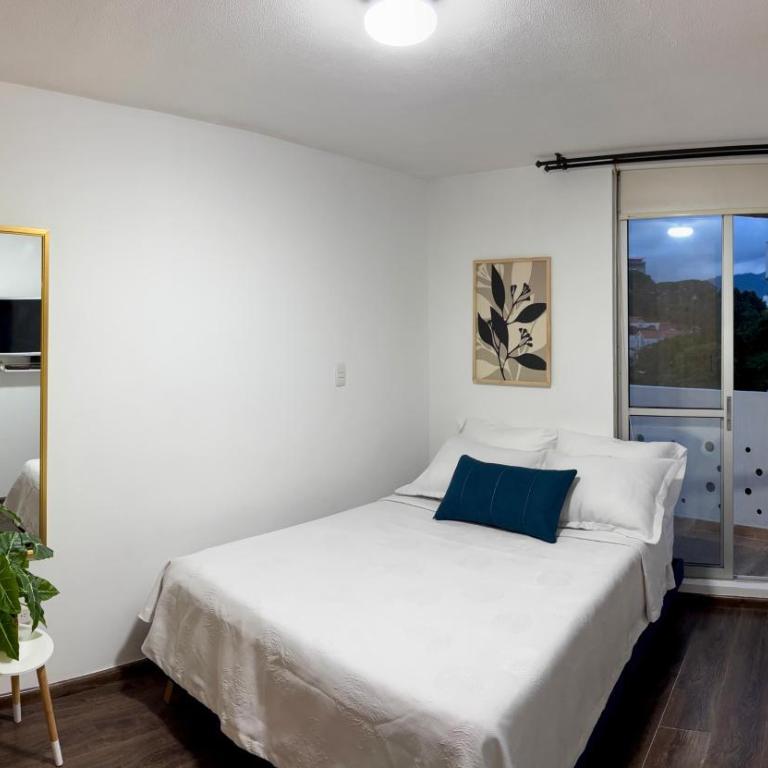 Ambar Sky - Two-Bedroom Apartment with Balcony - 31