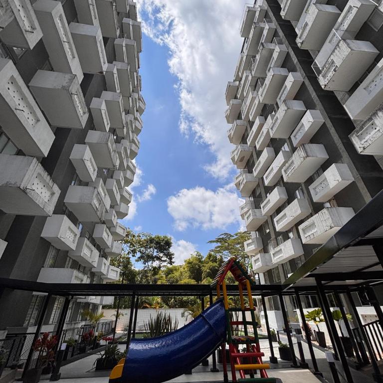 Ambar Sky - Two-Bedroom Apartment with Balcony - 22