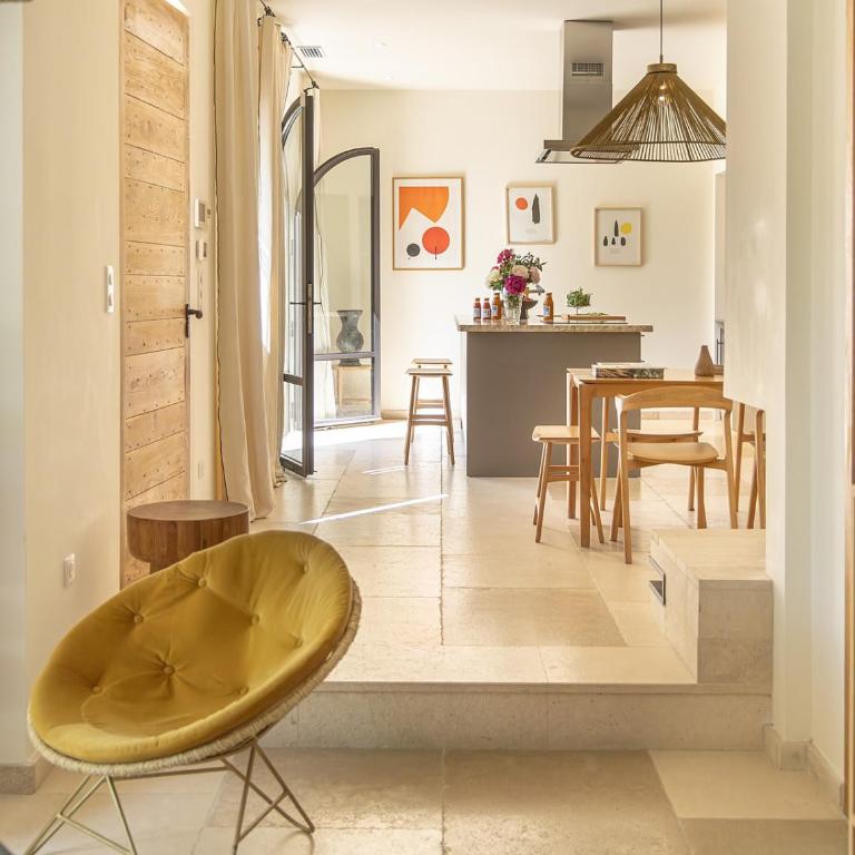 Les Bastides du Mas de l'Amarine - Villa avec Piscine Privée - 30