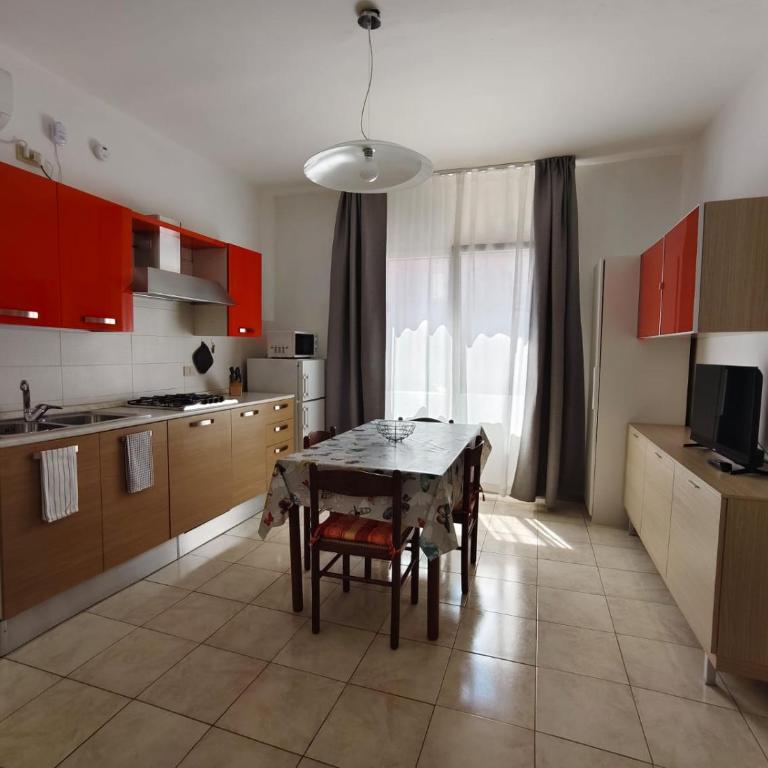 Casa GIULIA - Appartamento con 2 Camere da Letto - 2