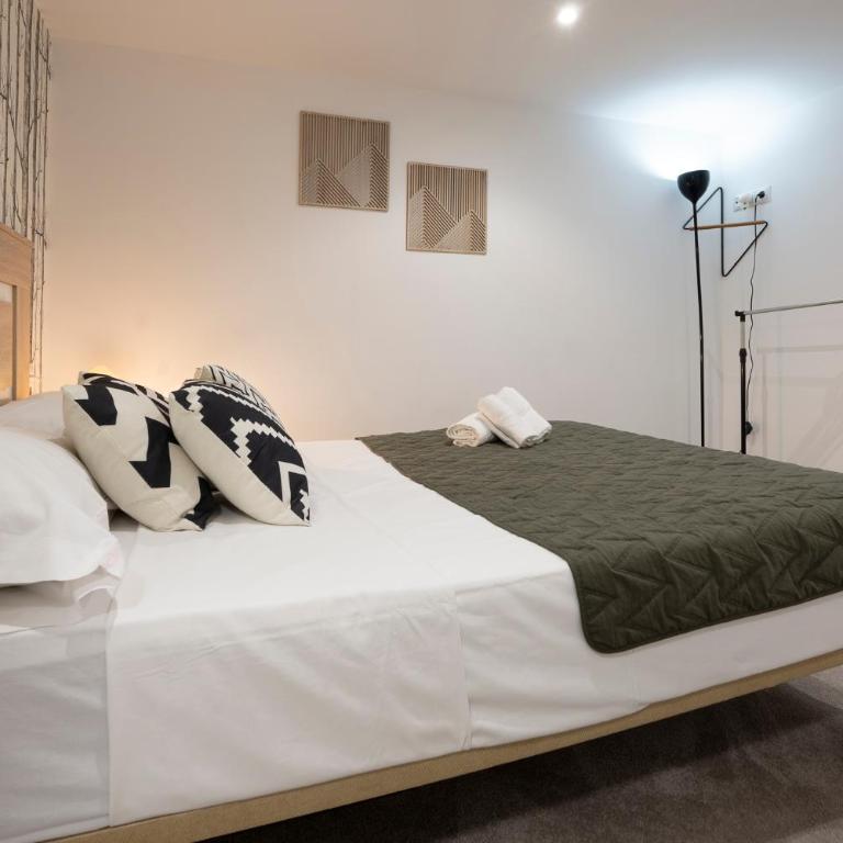 Modern, Urban, Plaza Toros 10 mns - Apartamento Estándar de 3 dormitorios - 26