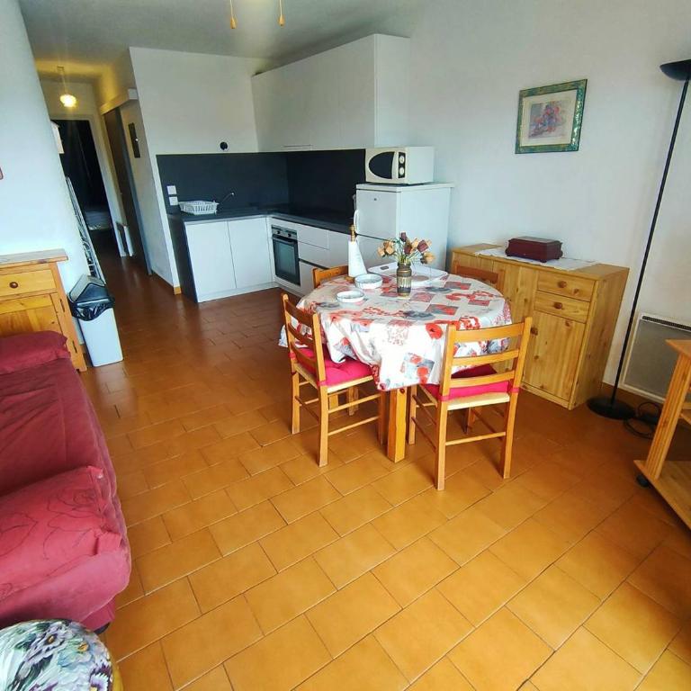 Deux-pièces 2* avec balcon et parking - Port Canet - FR-1-696-107 - Apartment - 5