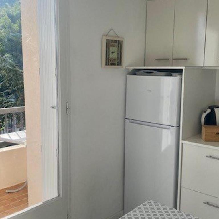 Charmant F2 avec Balcon et Parking à 50m des Thermes, Centre-Ville - Animaux Acceptés - Appartement 1 Chambre - 1