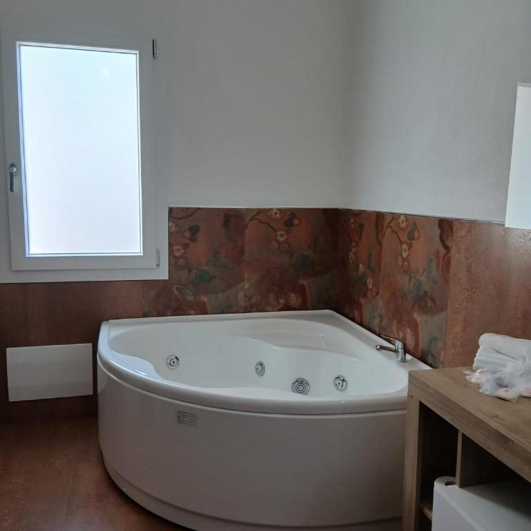 Hotel La Contessa - Suite con Vasca Idromassaggio - 13