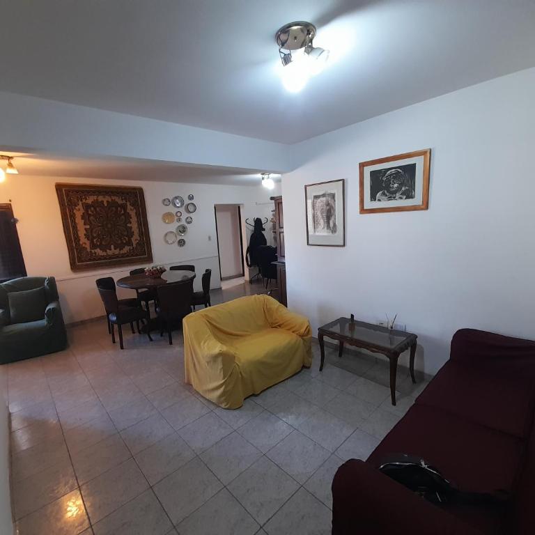 Departamento amplio y comodo en pleno centro de la ciudad de Córdoba - Apartamento de 2 dormitorios - 1