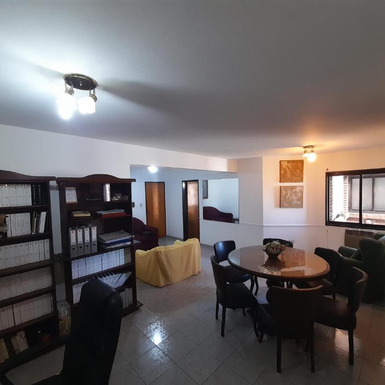 Departamento amplio y comodo en pleno centro de la ciudad de Córdoba - Apartamento de 2 dormitorios - 10