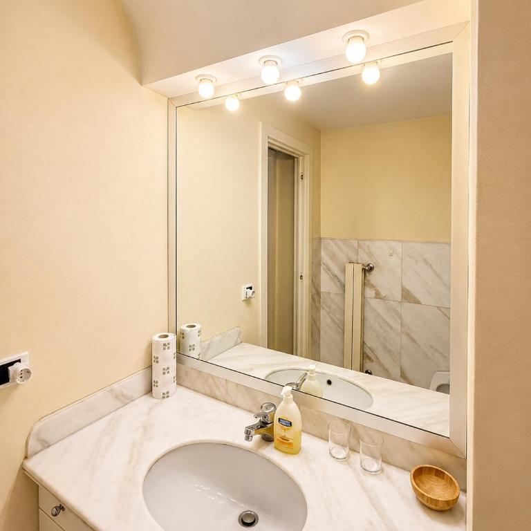 Dimora Lombardi Duomo Retreat - One-Bedroom Apartment - 12