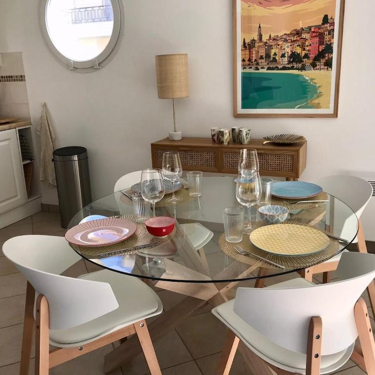 Beautiful 1 bedroom flat , 20 m from the beach, AC and private garage - Appartement 1 Chambre avec Balcon et Vue sur Mer - 5