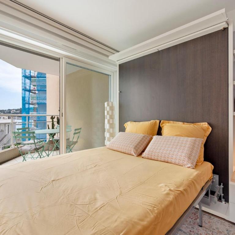 Beautiful 1 bedroom flat , 20 m from the beach, AC and private garage - Appartement 1 Chambre avec Balcon et Vue sur Mer - 9