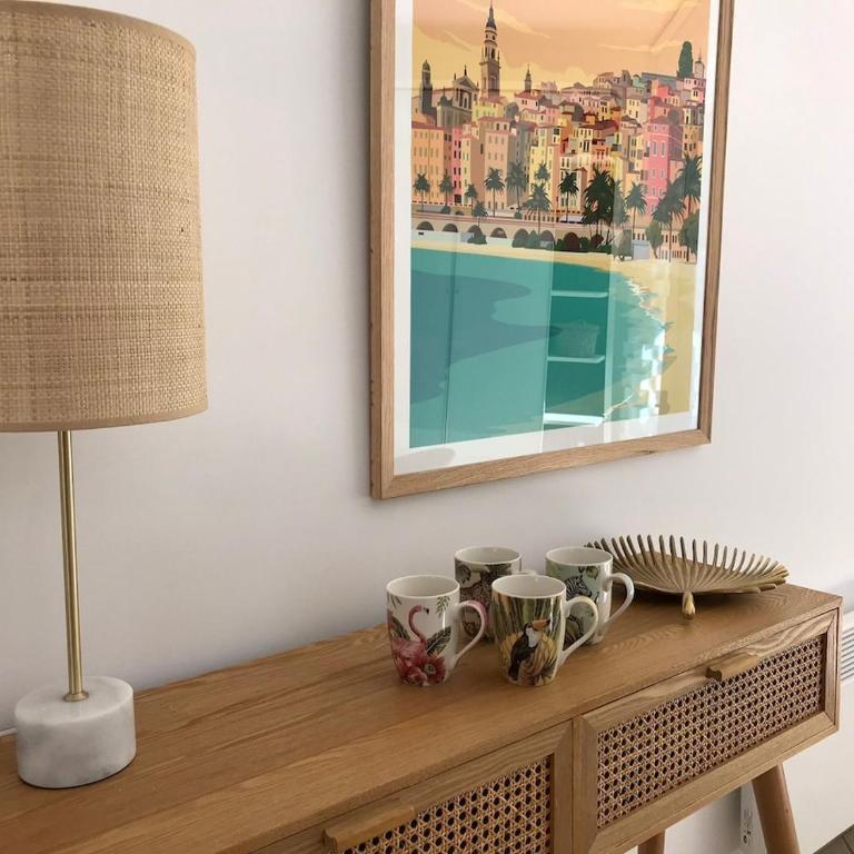 Beautiful 1 bedroom flat , 20 m from the beach, AC and private garage - Appartement 1 Chambre avec Balcon et Vue sur Mer - 24