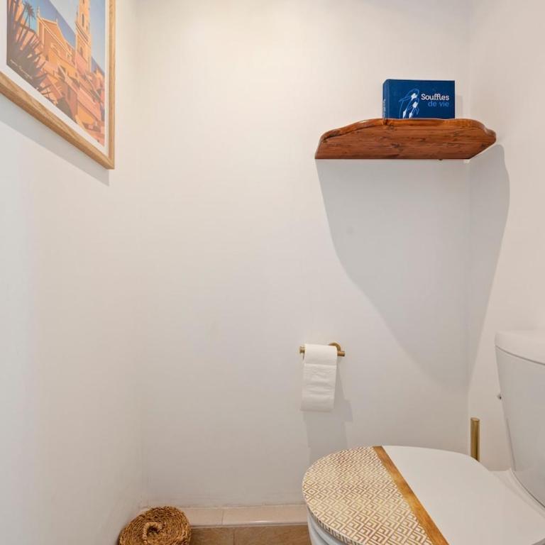 Beautiful 1 bedroom flat , 20 m from the beach, AC and private garage - Appartement 1 Chambre avec Balcon et Vue sur Mer - 42