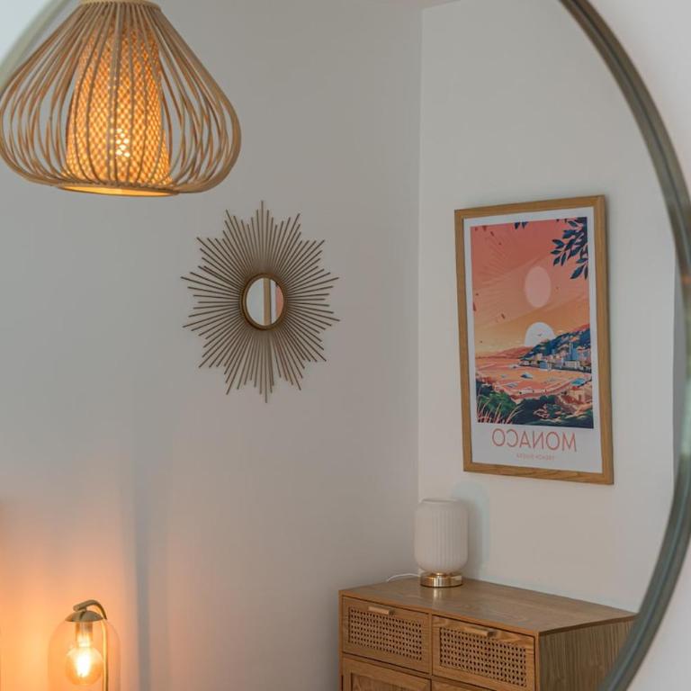 Beautiful 1 bedroom flat , 20 m from the beach, AC and private garage - Appartement 1 Chambre avec Balcon et Vue sur Mer - 49