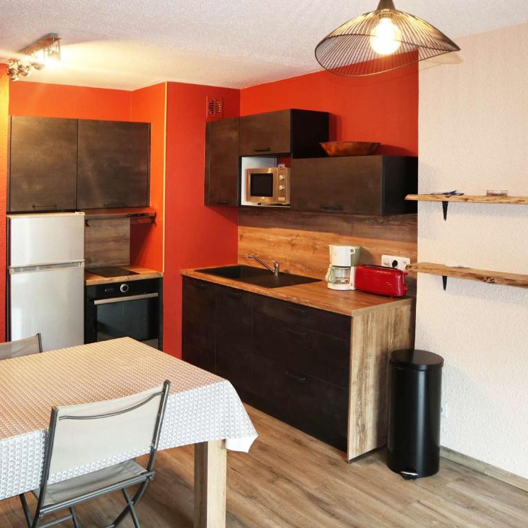 Appartement rénové pour 8 pers, skis aux pieds, cœur de station, grande terrasse, box à skis - FR-1-322-564 - Appartamento - 3