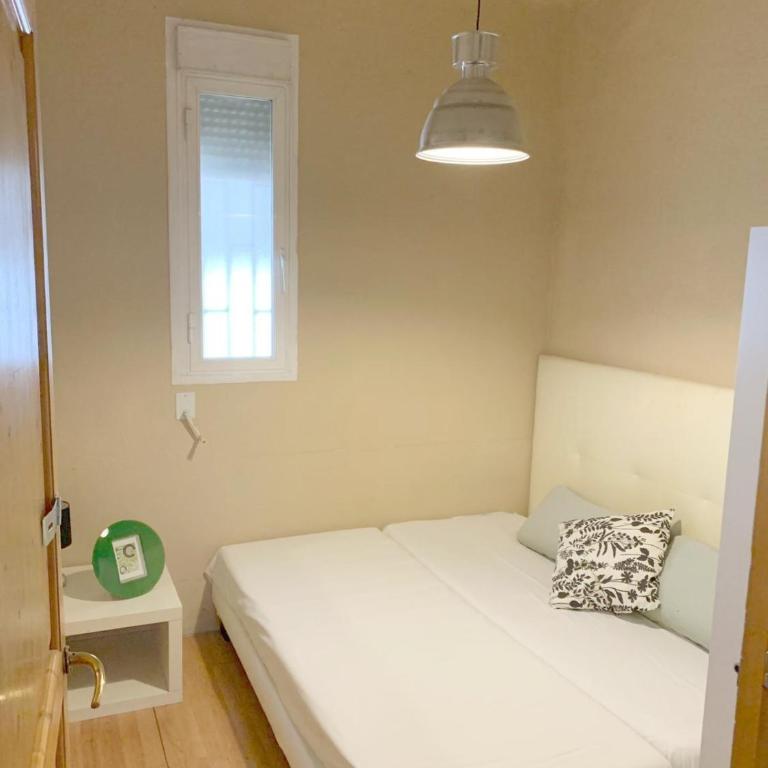 MarBarcelona Coliving Aviacio - Habitación Doble Estándar con baño compartido - 1