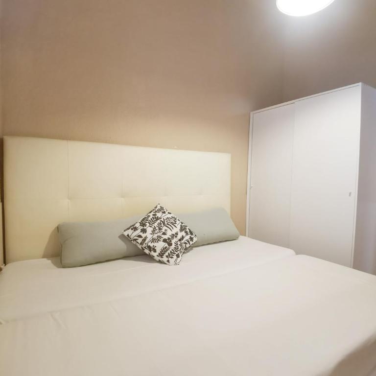 MarBarcelona Coliving Aviacio - Habitación Doble Estándar con baño compartido - 5