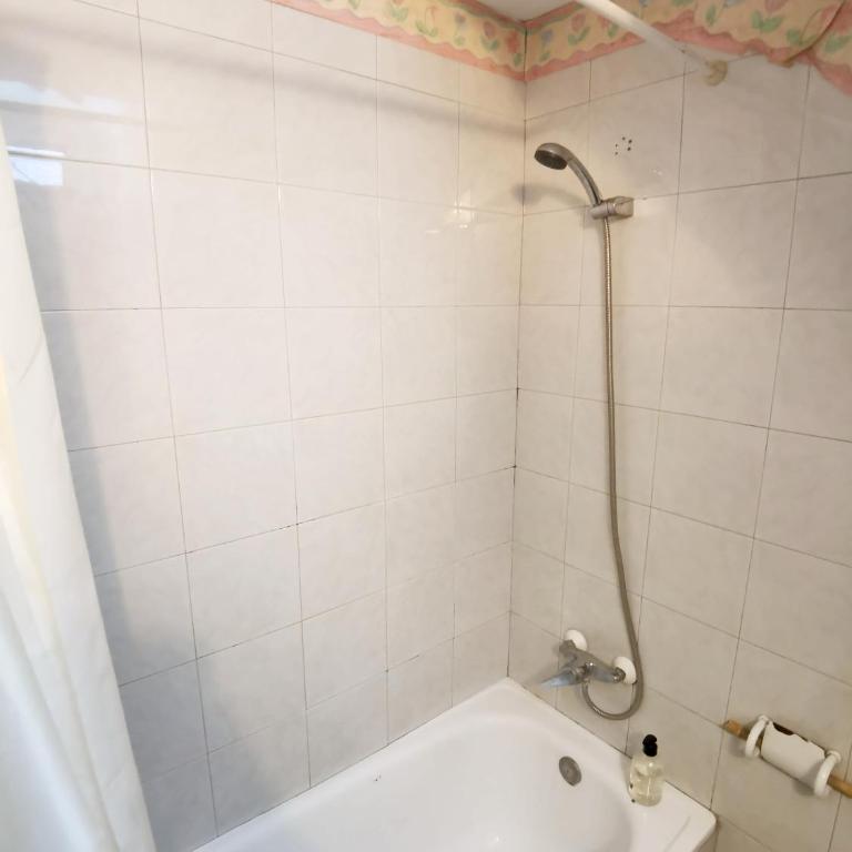 MarBarcelona Coliving Aviacio - Habitación Doble con baño compartido - 1