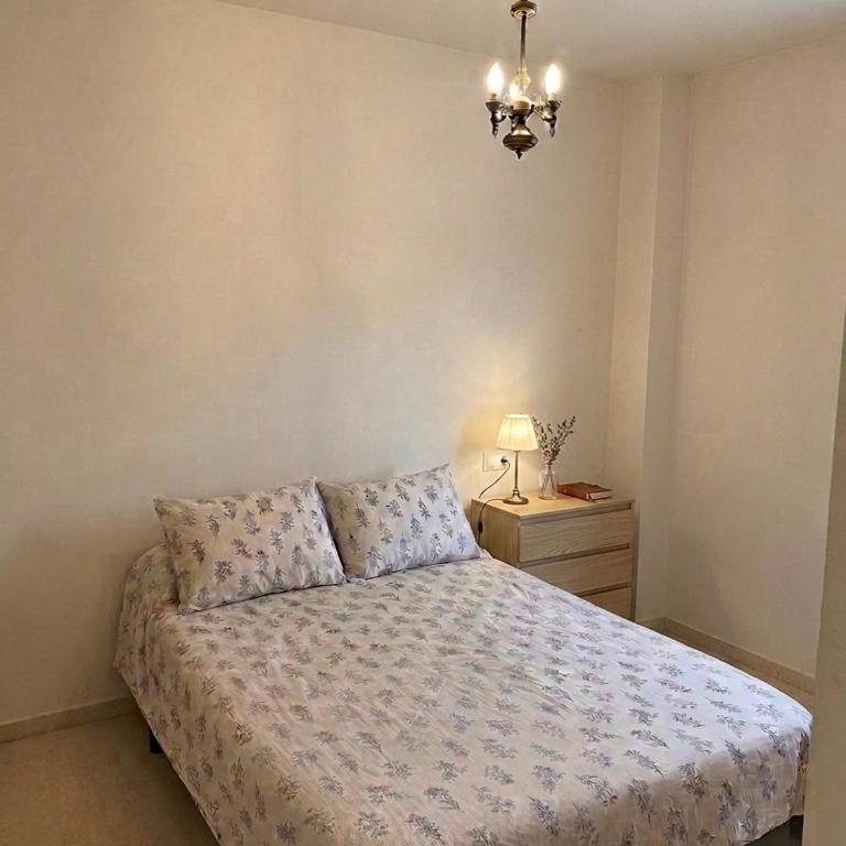 PISO CON VISTAS CERCA FERIA 4 DORM 2 BAÑOS, AIRE ACOND. GARAJE - Apartamento - 11