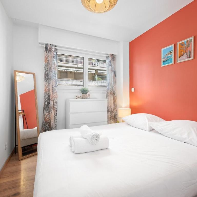 Beautifully Renovated with Charm - In the Port /AC - Appartement 1 Chambre - 2