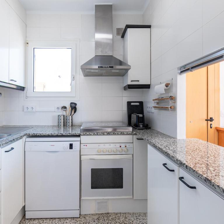 Santa Llucia Apartaments - Apartamento de 3 dormitorios con vistas al mar - 5