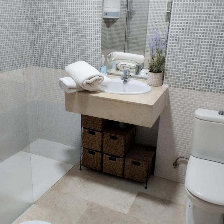 Real Torrequebrada - Apartment - 9