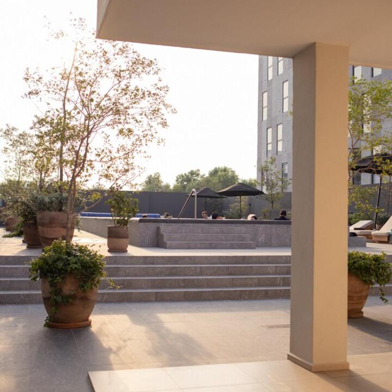 Modern Comfort at Coordenada Central 2BR - Apartment mit 3 Schlafzimmern - 85