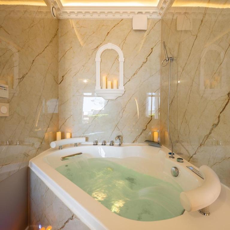 Aqua Roma Suite - Balnéo privée - Jardin vue mer - Appartement 1 Chambre - 7