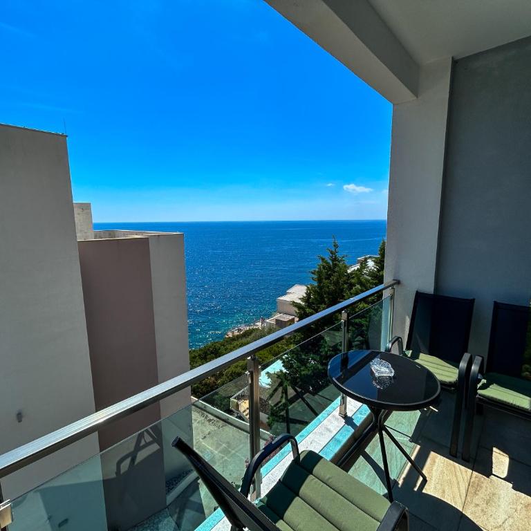 Flabelline Apartments - Three-Bedroom Apartment - 11