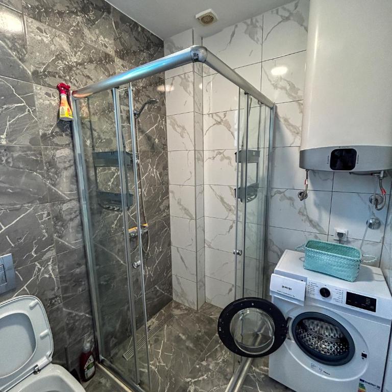 Flabelline Apartments - Three-Bedroom Apartment - 8
