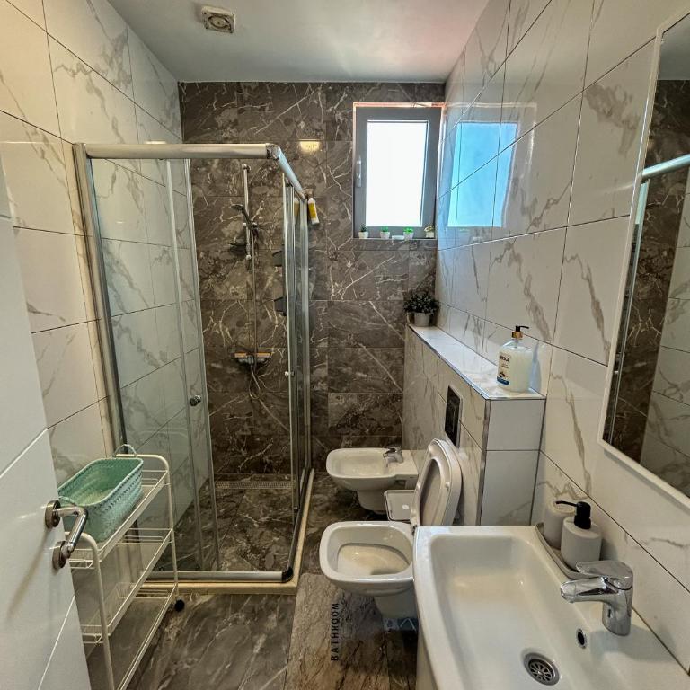 Flabelline Apartments - Three-Bedroom Apartment - 5