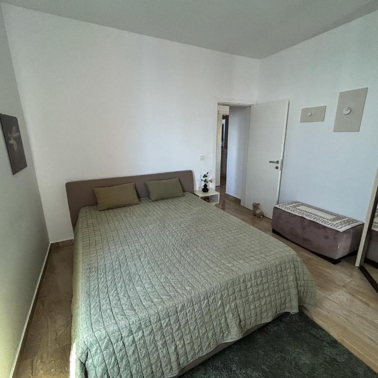 Flabelline Apartments - Three-Bedroom Apartment - 17