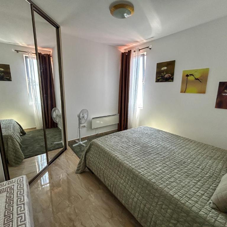 Flabelline Apartments - Three-Bedroom Apartment - 18