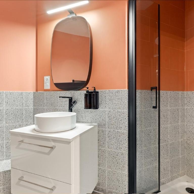 Appartement refait à neuf -8 personne -Paris - Appartement 2 Chambres - 18