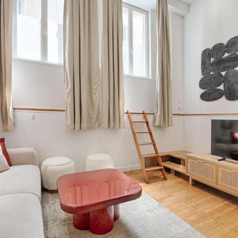 Rare Gem Maisonette 10 min Champs Elysees - Appartement - 17