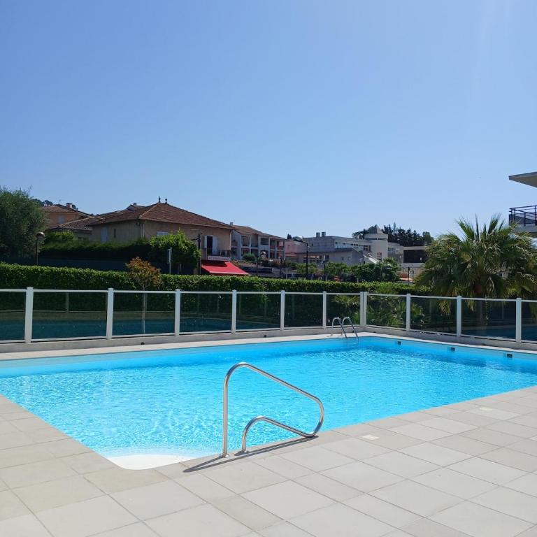 Pleasant, quiet 3-room apartment, - Appartement 2 Chambres - 6