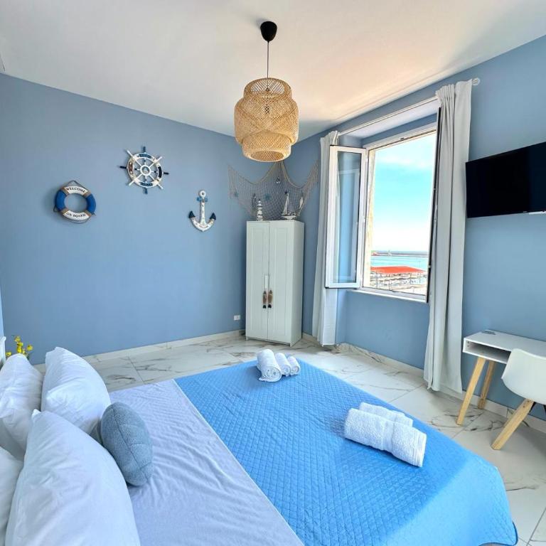 La Casa del Porto - Two-Bedroom Apartment with Sea View - 12