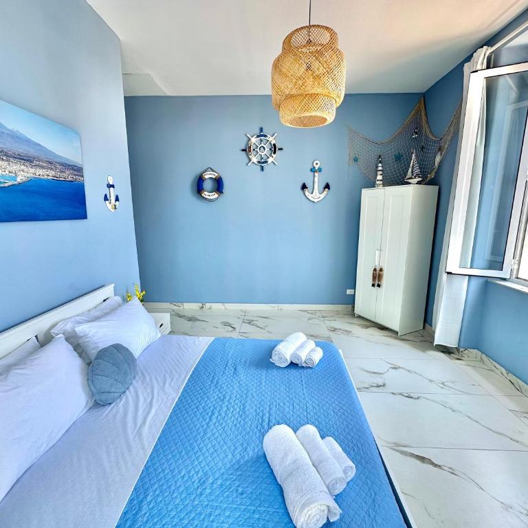 La Casa del Porto - Two-Bedroom Apartment with Sea View - 10