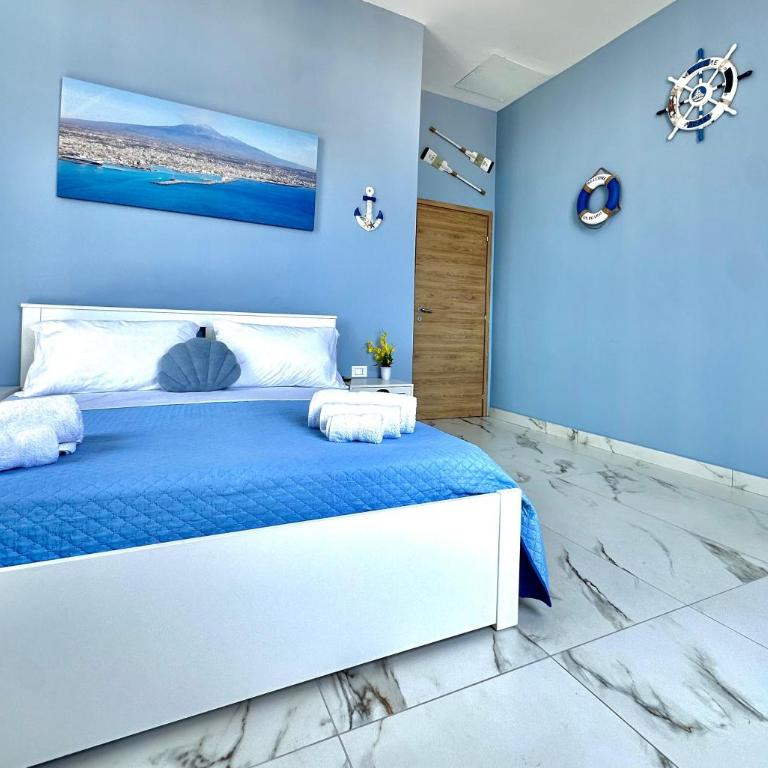 La Casa del Porto - Two-Bedroom Apartment with Sea View - 3
