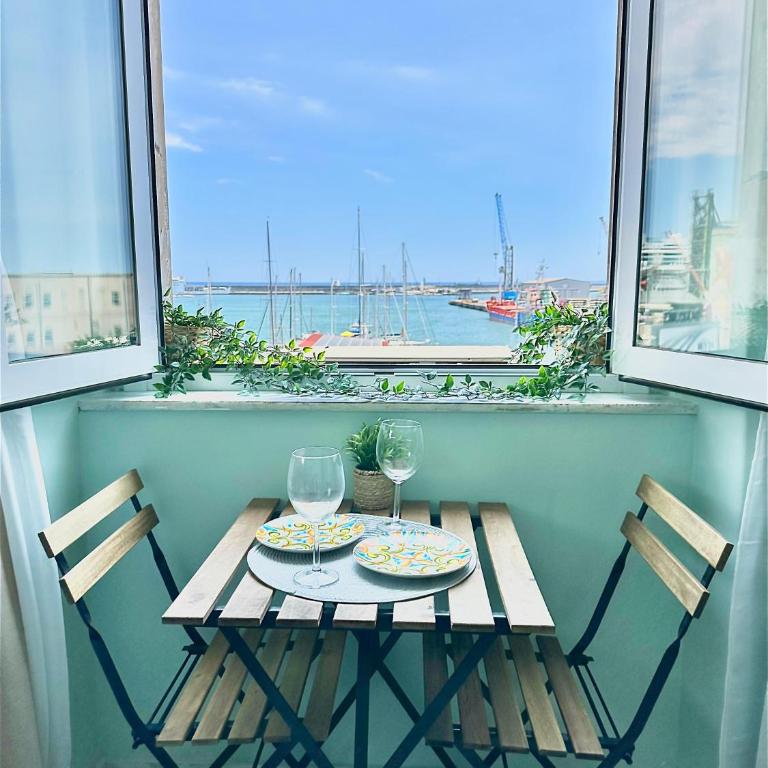 La Casa del Porto - Two-Bedroom Apartment with Sea View - 40
